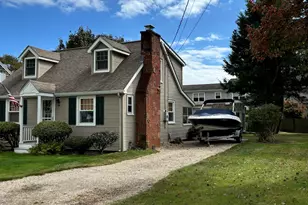 42 Sea Breeze Ave, East Lyme, CT 06357 - Photo 2