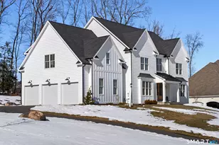 8 Gateshead Way, Farmington, CT 06085 - Photo 2