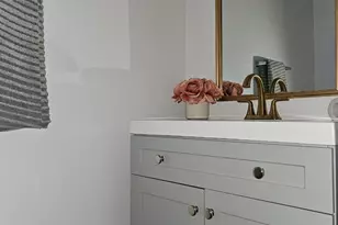 975 Meriden Rd, Waterbury, CT 06705 - Photo 12