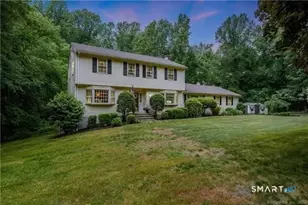 95 Wildwood Dr, Stratford, CT 06615 - Photo 2