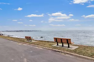 8 Parkland Pl, Milford, CT 06460 - Photo 2