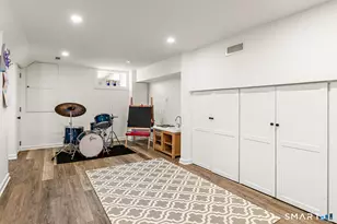 15 Charles St, Darien, CT 06820 - Photo 12