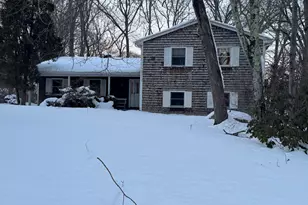 26 Mohawk Dr, East Lyme, CT 06357 - Photo 2