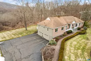 886 Maribou Ct, Cheshire, CT 06410 - Photo 34