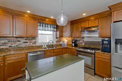 25A Queen Street, Enfield, CT 06082 - Photo 2