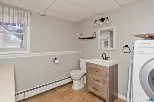 25A Queen St, Enfield, CT 06082 - Photo 34