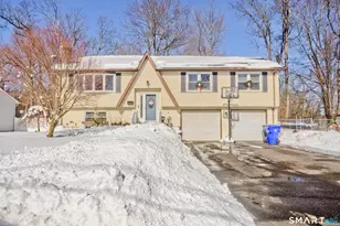 25A Queen St, Enfield, CT 06082 - Photo 1