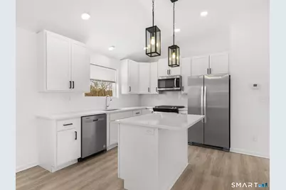 1974 Kings Highway #1974, Fairfield, CT 06824 - Photo 8