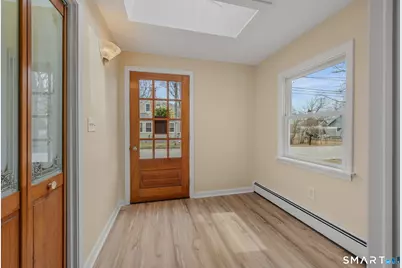 23 Central Avenue, East Lyme, CT 06357 - Photo 4