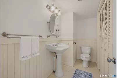 23 Central Avenue, East Lyme, CT 06357 - Photo 14