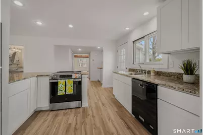 23 Central Avenue, East Lyme, CT 06357 - Photo 10