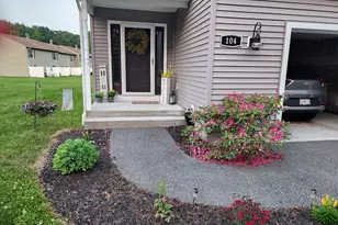 104 Jessica Ln, Killingly, CT 06241 - Photo 2