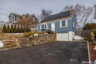 206 Sterling St, Fairfield, CT 06825 - Photo 2