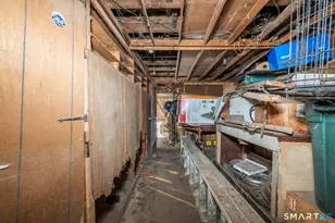 17 Rennell Ct, Bridgeport, CT 06605 - Photo 18