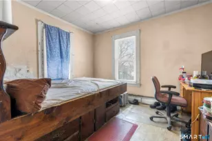 17 Rennell Ct, Bridgeport, CT 06605 - Photo 14