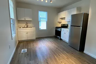 15 Lincoln Pl, Bristol, CT 06010 - Photo 6