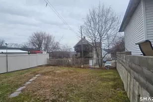 15 James St, Waterbury, CT 06708 - Photo 2