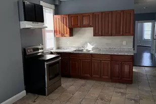 94 Hungerford St, Hartford, CT 06106 - Photo 2