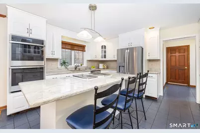 9 Hemlock Drive, New Hartford, CT 06057 - Photo 4