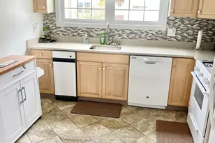 2390 State St, Hamden, CT 06517 - Photo 2