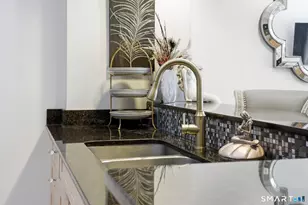 400 Bank St, New London, CT 06320 - Photo 4