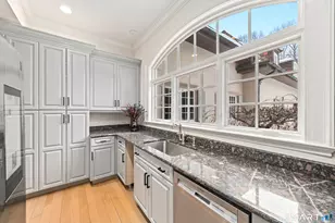 4 Cowdray Park Dr, Greenwich, CT 06831 - Photo 12