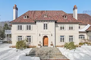 4 Cowdray Park Dr, Greenwich, CT 06831 - Photo 2