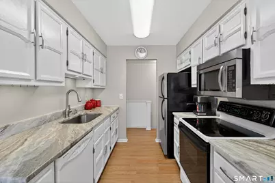 334 Foxwood Lane #334, Milford, CT 06461 - Photo 8