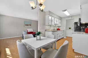 334 Foxwood Ln, Milford, CT 06461 - Photo 6