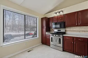 138 Cypress Rd, Newington, CT 06111 - Photo 12