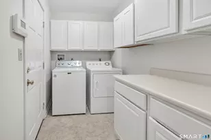 25 Hamden Hills Dr, Hamden, CT 06518 - Photo 6