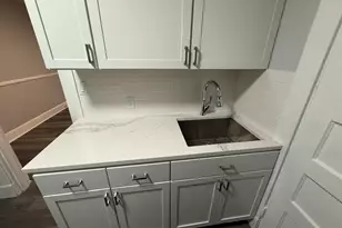 36 Carver St, Bridgeport, CT 06610 - Photo 6