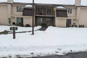 17 Little Oak Ln, Rocky Hill, CT 06067 - Photo 2