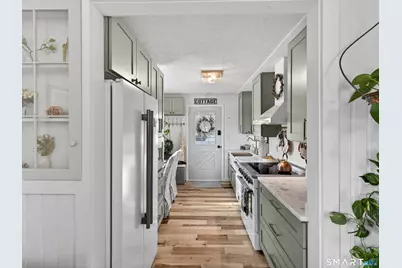 247 Midway Oval, Groton, CT 06340 - Photo 8