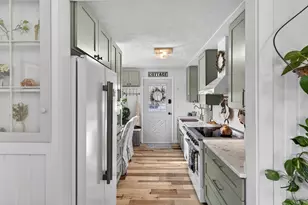 247 Midway Oval, Groton, CT 06340 - Photo 8