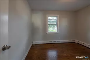 927 Birmingham St, Bridgeport, CT 06606 - Photo 12