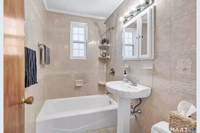 33 Nob Hill Circle #A, Bridgeport, CT 06610 - Photo 22