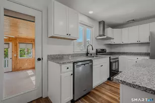 14 Hyde St, Stonington, CT 06379 - Photo 10