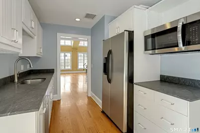 19 A Robin Hood Lane, Darien, CT 06820 - Photo 10