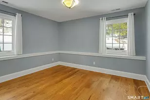 19 A Robin Hood Ln, Darien, CT 06820 - Photo 12