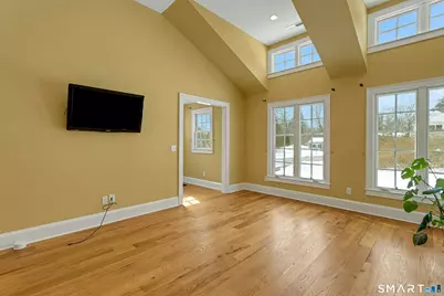 19 A Robin Hood Lane, Darien, CT 06820 - Photo 6