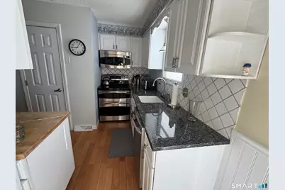 7 Bay Path Way #7, Branford, CT 06405 - Photo 8