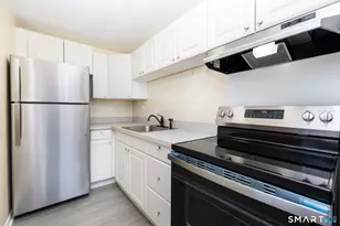 117 Shadow Ln, West Hartford, CT 06110 - Photo 8