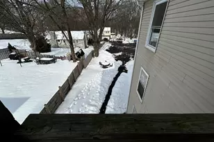 9 Concord St, Danbury, CT 06810 - Photo 2