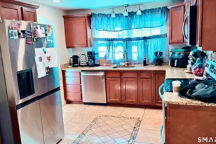 10 Rockwell St, Norwich, CT 06360 - Photo 16