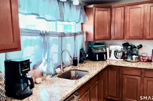 10 Rockwell St, Norwich, CT 06360 - Photo 14