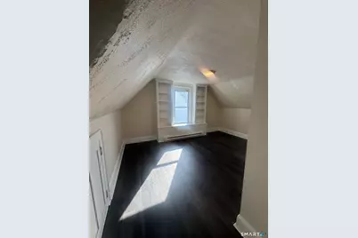 133 Wordin Avenue #3rd, Bridgeport, CT 06605 - Photo 2