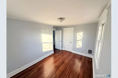 206 Remington Street, Bridgeport, CT 06610 - Photo 6