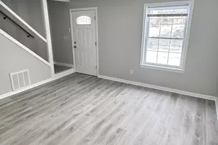 26 Rock Creek Rd, New Haven, CT 06515 - Photo 1