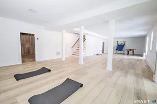 70 Meadow Ridge Rd, Fairfield, CT 06890 - Photo 32